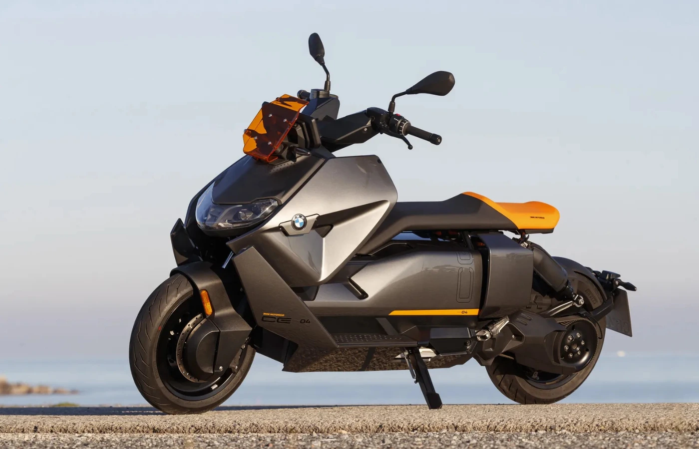 BMW CE 04
